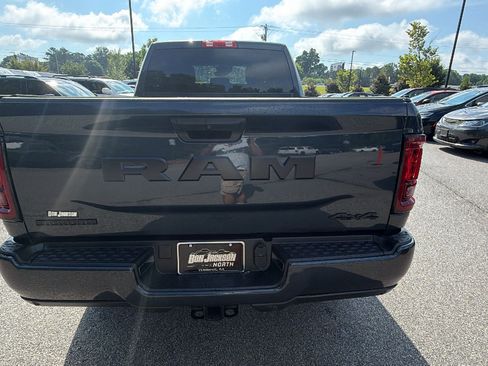Used 2025 RAM 2500 Big Horn AWD/4WD image 9