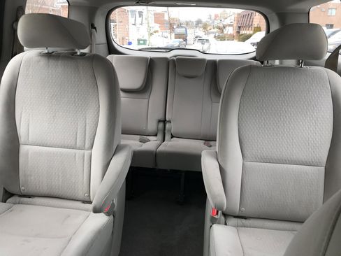 Used 2017 Kia Sedona L image 17