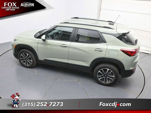 Used 2025 Chevrolet TrailBlazer LT w/ LT Cold Weather Package AWD/4WD image 29