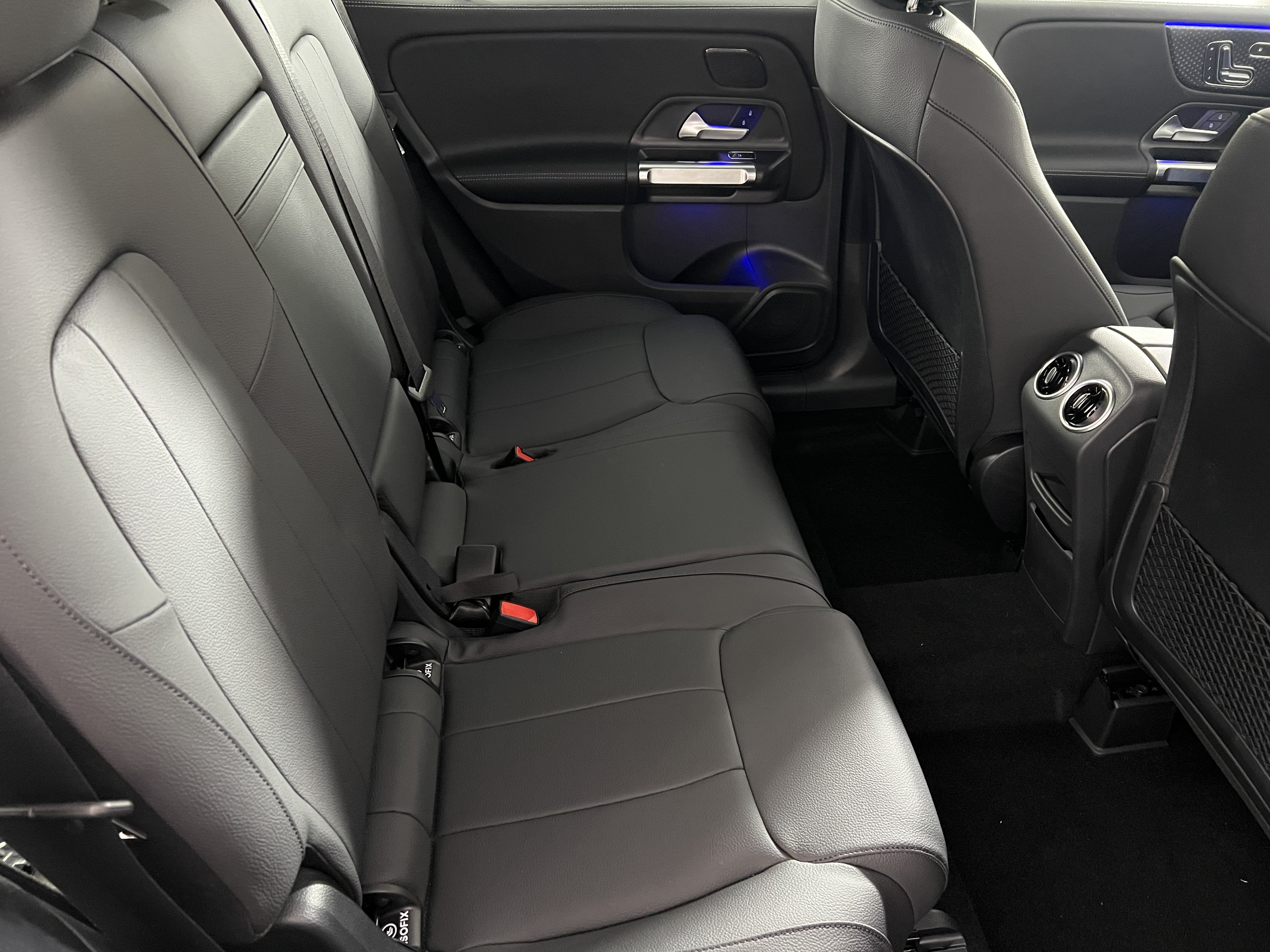 Used 2025 Mercedes-Benz GLB 250 4MATIC image 24