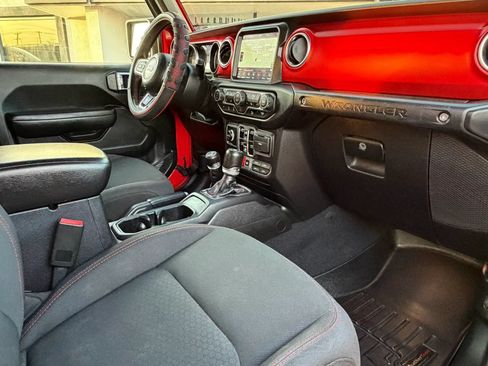 Used 2018 Jeep Wrangler Unlimited Rubicon AWD/4WD image 18