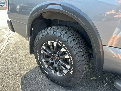Used 2020 Nissan Titan PRO-4X w/ Pro-4x Convenience Package AWD/4WD image 9
