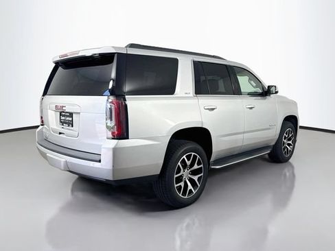 Used 2017 GMC Yukon SLT AWD/4WD image 7