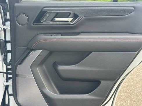 New 2026 GMC Yukon AT4 Ultimate w/ LPO, Floor Liner Package AWD/4WD image 34
