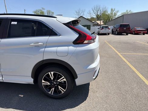 New 2026 Mitsubishi Eclipse Cross SEL AWD/4WD image 7