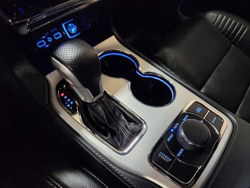 Used 2021 Jeep Grand Cherokee SRT image 40