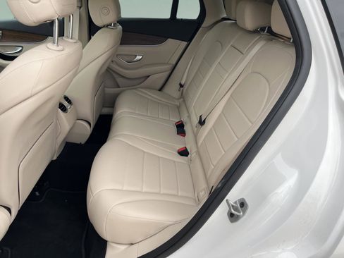 Used 2022 Mercedes-Benz GLC 300 4MATIC w/ Premium Package Lite image 13