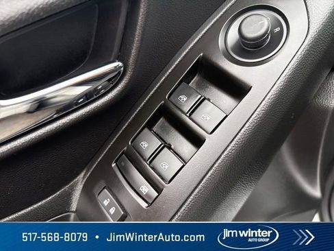 Used 2020 Chevrolet Trax LT w/ LT Convenience Package image 21