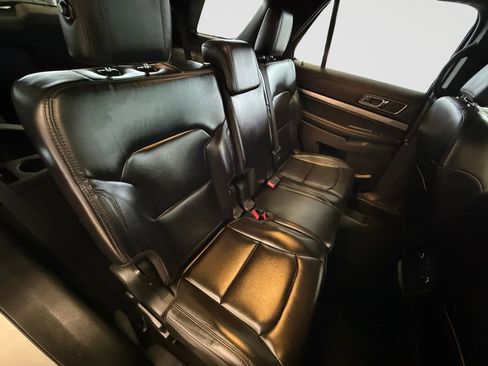 Used 2019 Ford Explorer XLT w/ Equipment Group 202A image 16