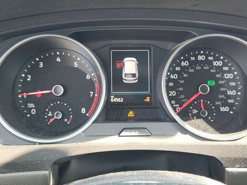 Used 2020 Volkswagen Tiguan SE R-Line image 9