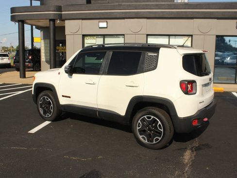 Used 2015 Jeep Renegade Trailhawk AWD/4WD image 5