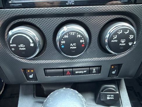 Used 2013 Dodge Challenger R/T image 24