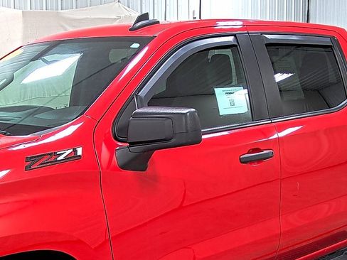 Used 2019 Chevrolet Silverado 1500 Custom Trail Boss w/ Custom Convenience Package image 8