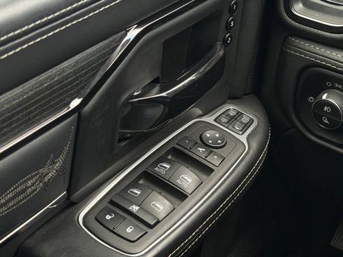 Used 2024 RAM 2500 Limited AWD/4WD image 10