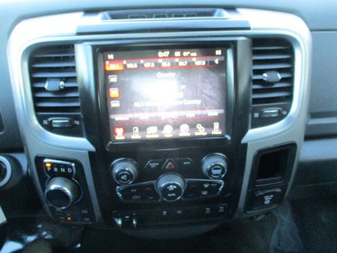 Used 2017 RAM 1500 Big Horn AWD/4WD image 34
