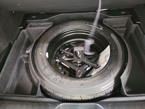 Used 2019 Jeep Cherokee Limited w/ Luxury Group image 14