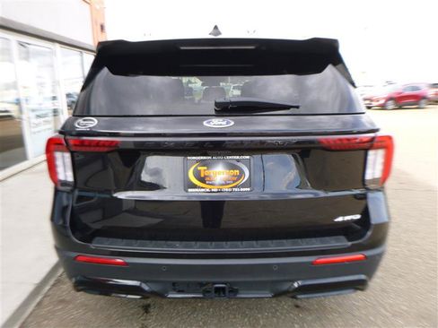 Used 2025 Ford Explorer ST-Line w/ ST-Line Street Pack AWD/4WD image 24