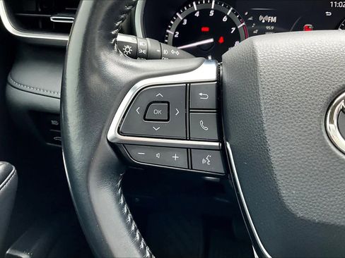 Used 2021 Toyota Highlander XLE image 24