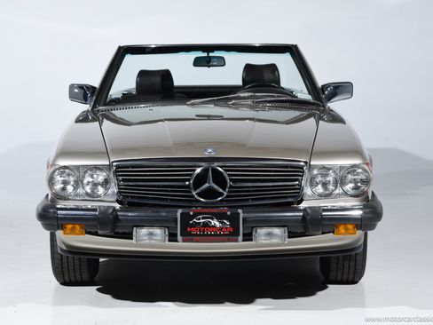 Used 1988 Mercedes-Benz 560 SL image 4