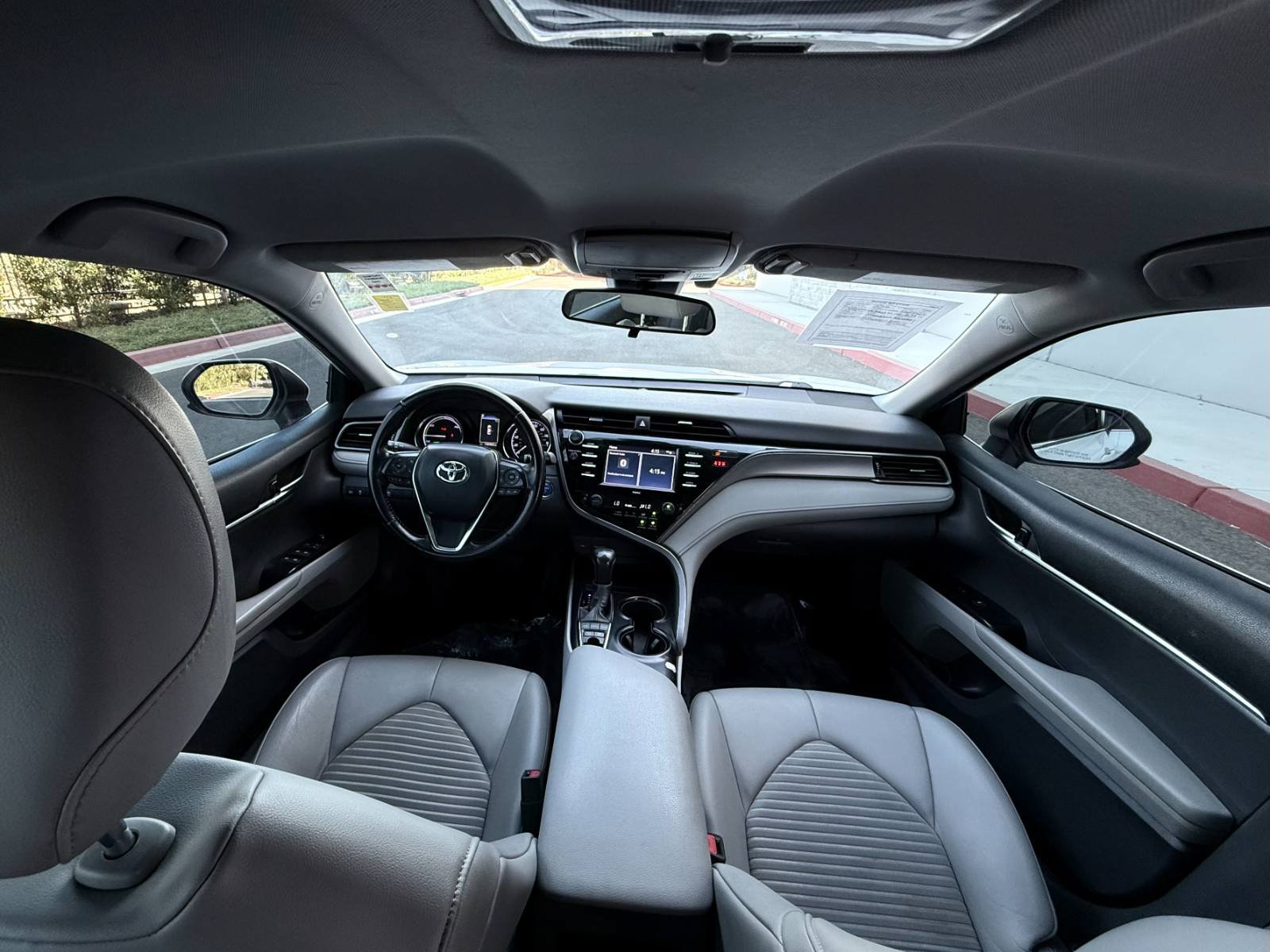 Used 2020 Toyota Camry SE w/ Carpet Mat Package FWD image 26