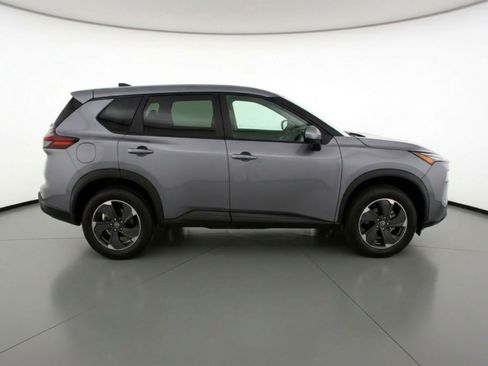 Used 2025 Nissan Rogue SV AWD/4WD image 11