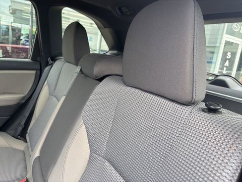 Used 2025 Subaru Forester Premium AWD/4WD image 10