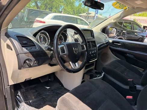 Used 2017 Dodge Grand Caravan SE w/ Power Window Group FWD image 14