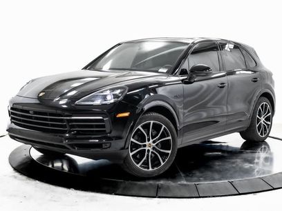 Certified 2022 Porsche Cayenne Platinum Edition
