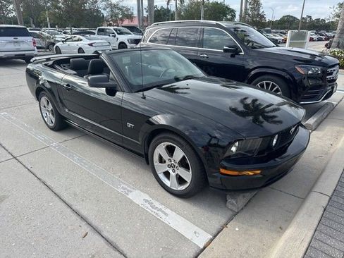 Used 2006 Ford Mustang GT Premium image 2