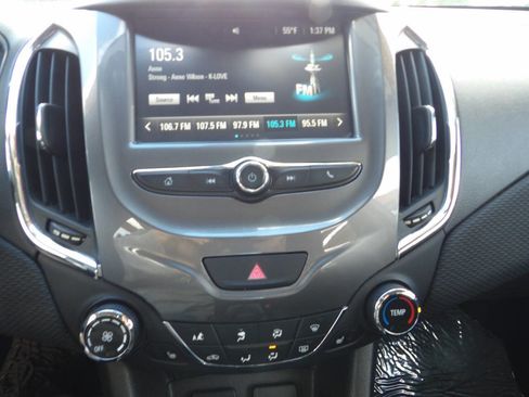 Used 2016 Chevrolet Cruze LT w/ Convenience Package image 9