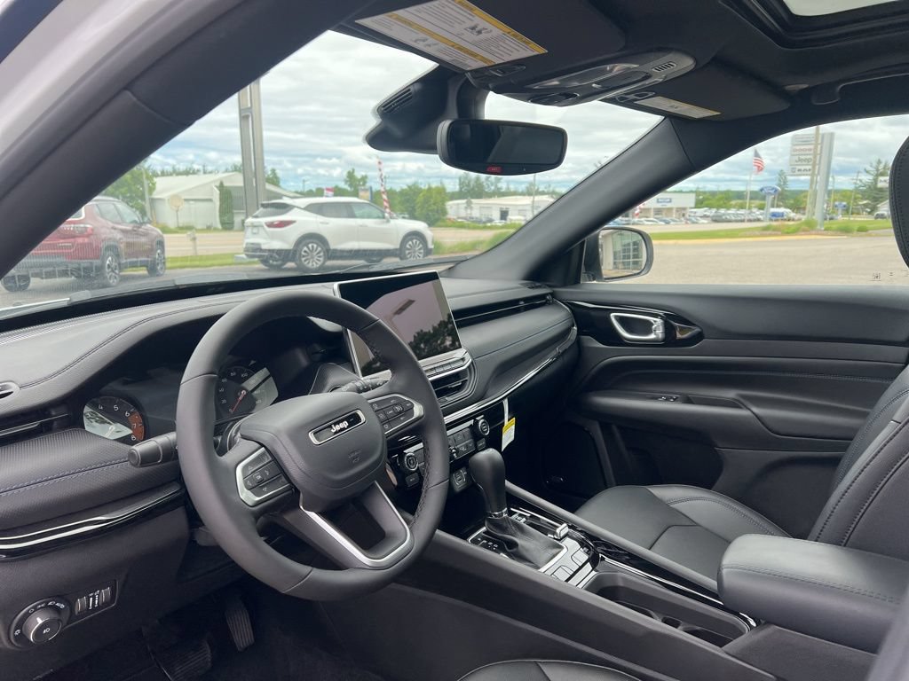 New 2025 Jeep Compass Limited w/ Sun & Sound Group AWD/4WD image 19