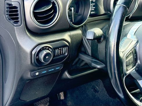 Used 2021 Jeep Wrangler Unlimited Rubicon 4xe w/ Cold Weather Group AWD/4WD image 11