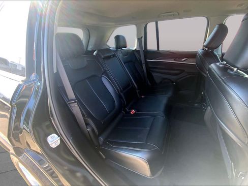 Used 2023 Jeep Grand Cherokee Limited AWD/4WD image 20