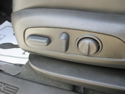 Used 2024 Chevrolet Equinox RS FWD image 15