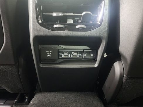 New 2025 Jeep Grand Cherokee Limited w/ Black Appearance Package image 27