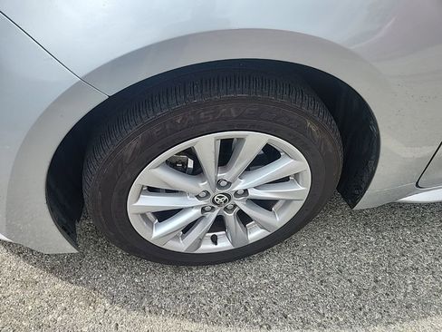 Used 2024 Toyota Corolla LE w/ LE Convenience Package FWD image 9