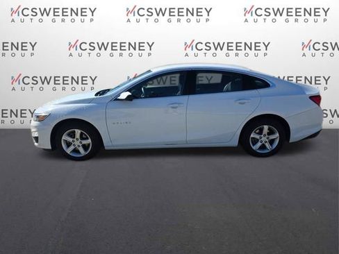 Used 2022 Chevrolet Malibu LS w/ Driver Confidence Package II image 2