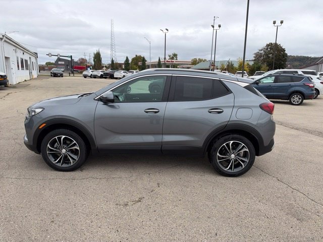 Used 2022 Buick Encore GX Select AWD/4WD image 2