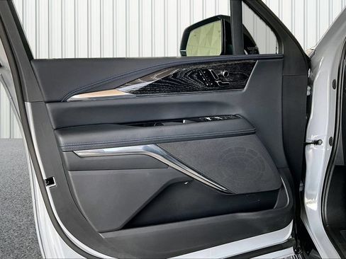 Used 2026 Cadillac Escalade IQ Sport 1 AWD/4WD image 16