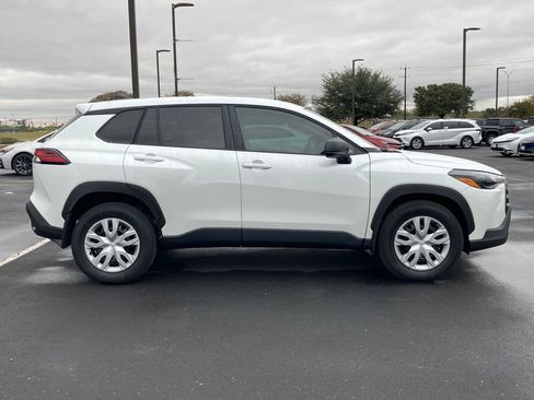 New 2026 Toyota Corolla Cross L image 4