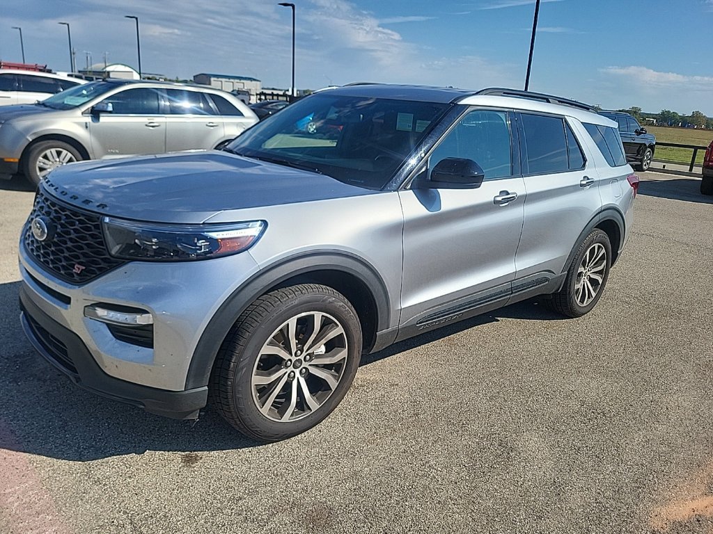 Used 2023 Ford Explorer ST RWD image 3
