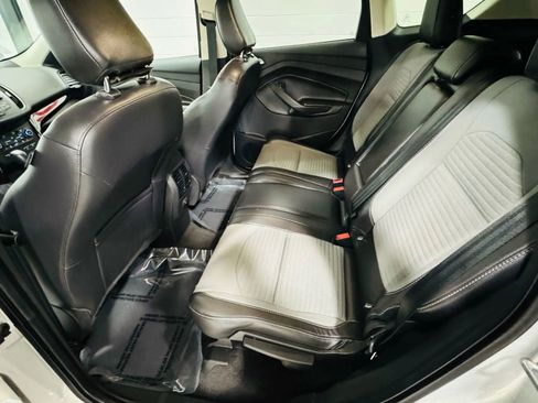 Used 2018 Ford Escape SE w/ SE Sport Appearance Package image 10