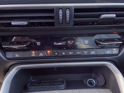 Certified 2024 MAZDA CX-90 Plug-In Hybrid w/ Preferred image 18