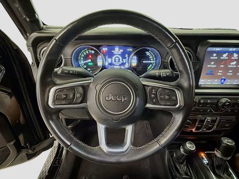 Used 2022 Jeep Wrangler Unlimited Sahara w/ Cold Weather Group AWD/4WD image 14