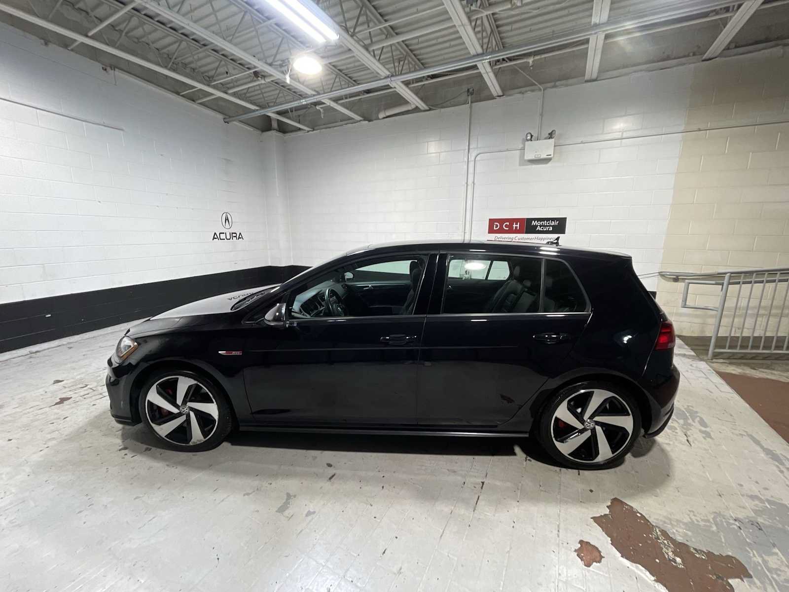 Used 2019 Volkswagen GTI SE w/ SE Experience Package FWD image 3