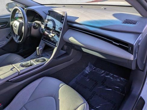 Used 2019 Toyota Avalon XSE image 22