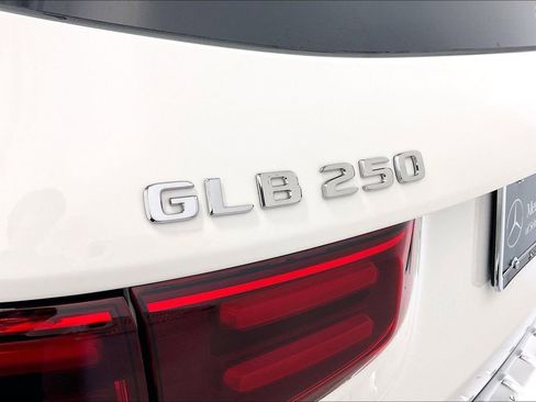 New 2026 Mercedes-Benz GLB 250 4MATIC image 15