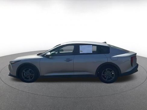 Used 2025 Kia K4 LXS image 12