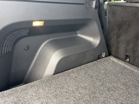 Used 2023 Volkswagen Atlas Cross Sport SE image 13