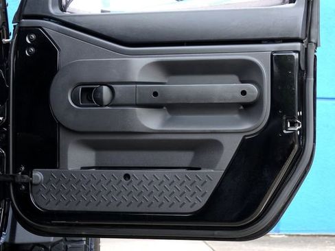 Used 2010 Jeep Wrangler Unlimited Sport image 33